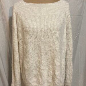 NWOT Elan fuzzy white sweater